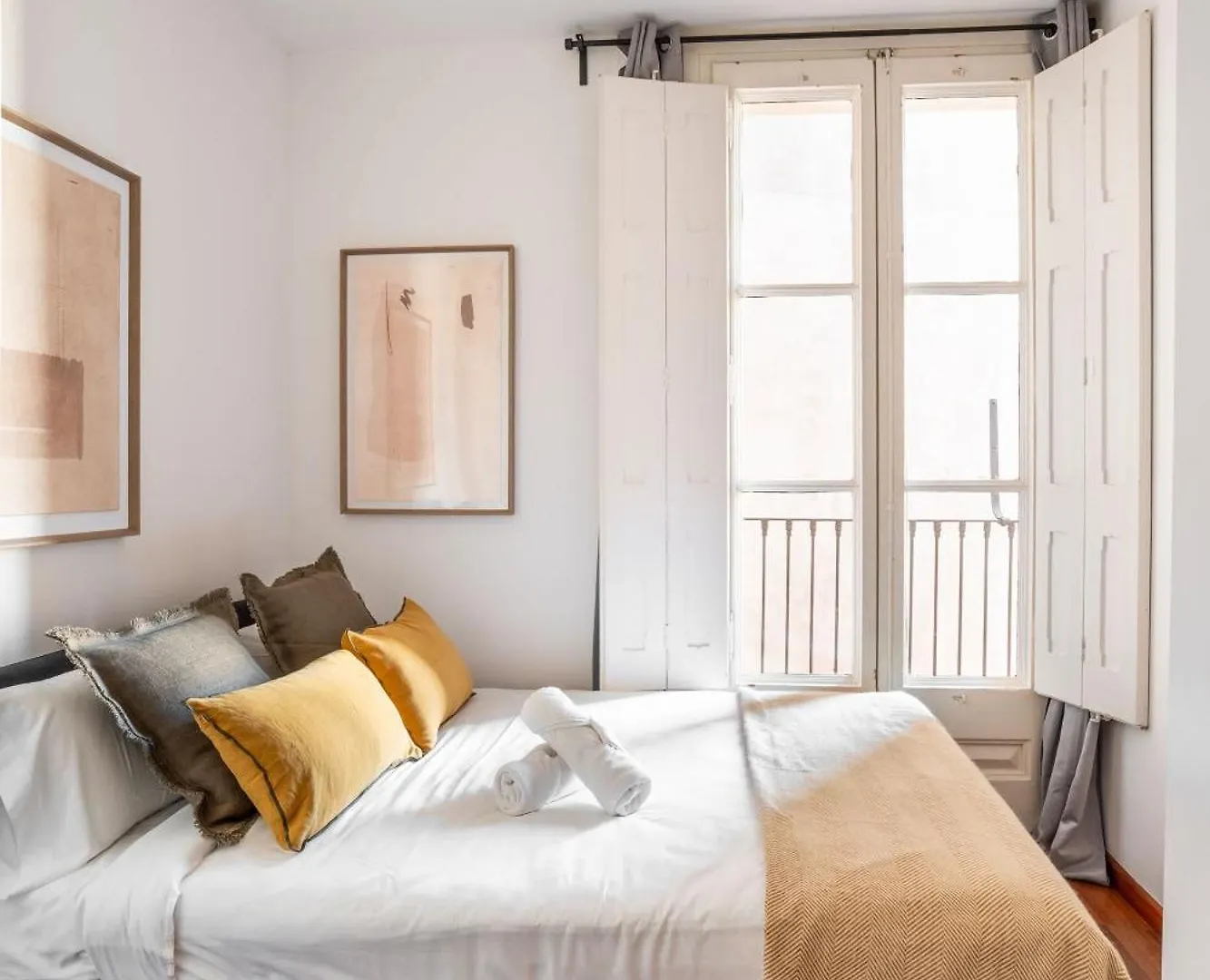Lejlighed Plaza Urquinaona 3-Bedroom Suite Barcelona Spanien